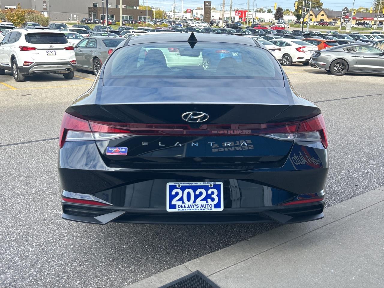 2023 Hyundai Elantra Essential   Low KM   Clean Carfax Photo3