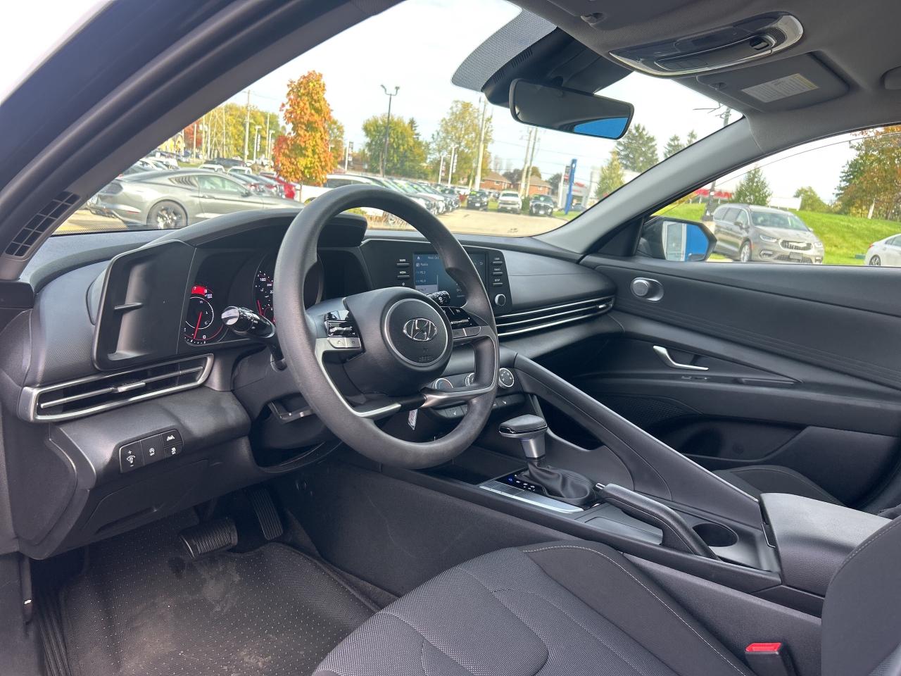 2023 Hyundai Elantra Essential   Low KM   Clean Carfax Photo