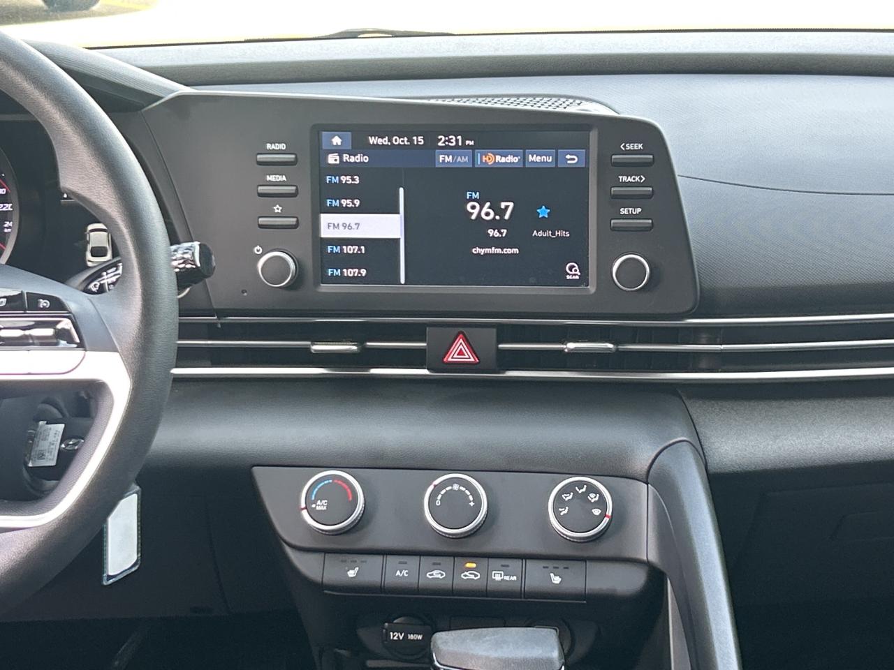 2023 Hyundai Elantra Essential   Low KM   Clean Carfax Photo