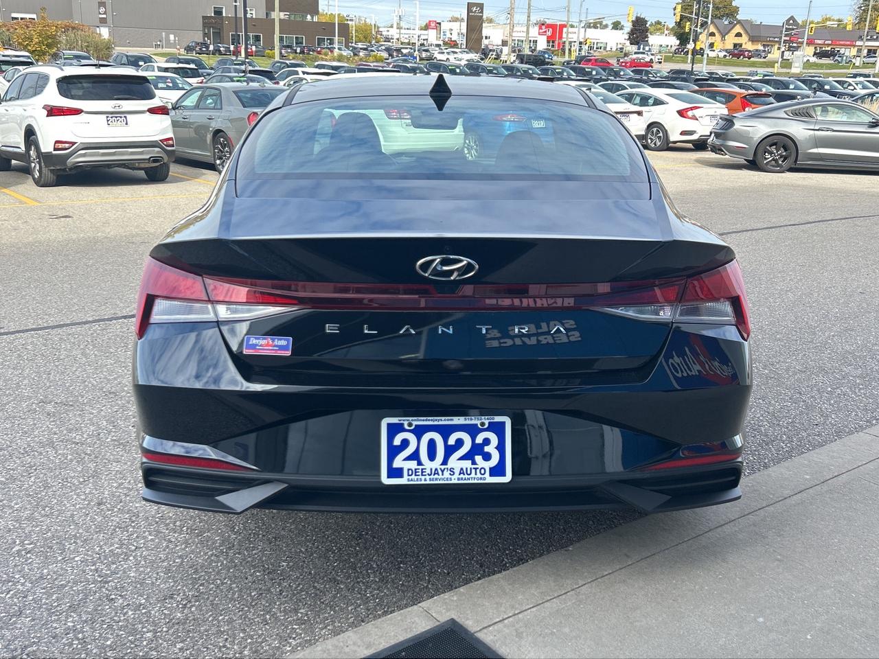 2023 Hyundai Elantra Essential   Low KM   Clean Carfax Photo