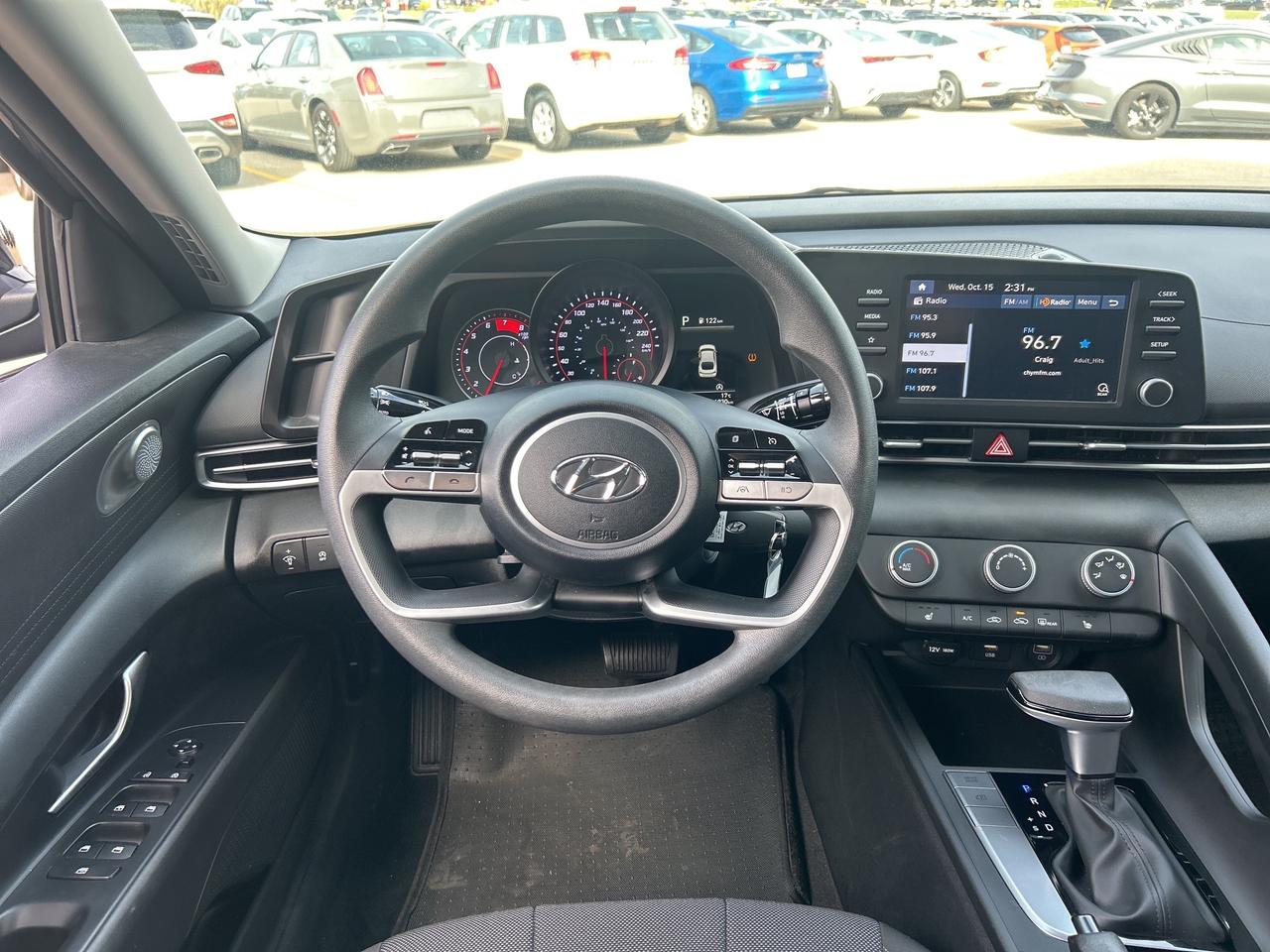 2023 Hyundai Elantra Essential   Low KM   Clean Carfax Photo