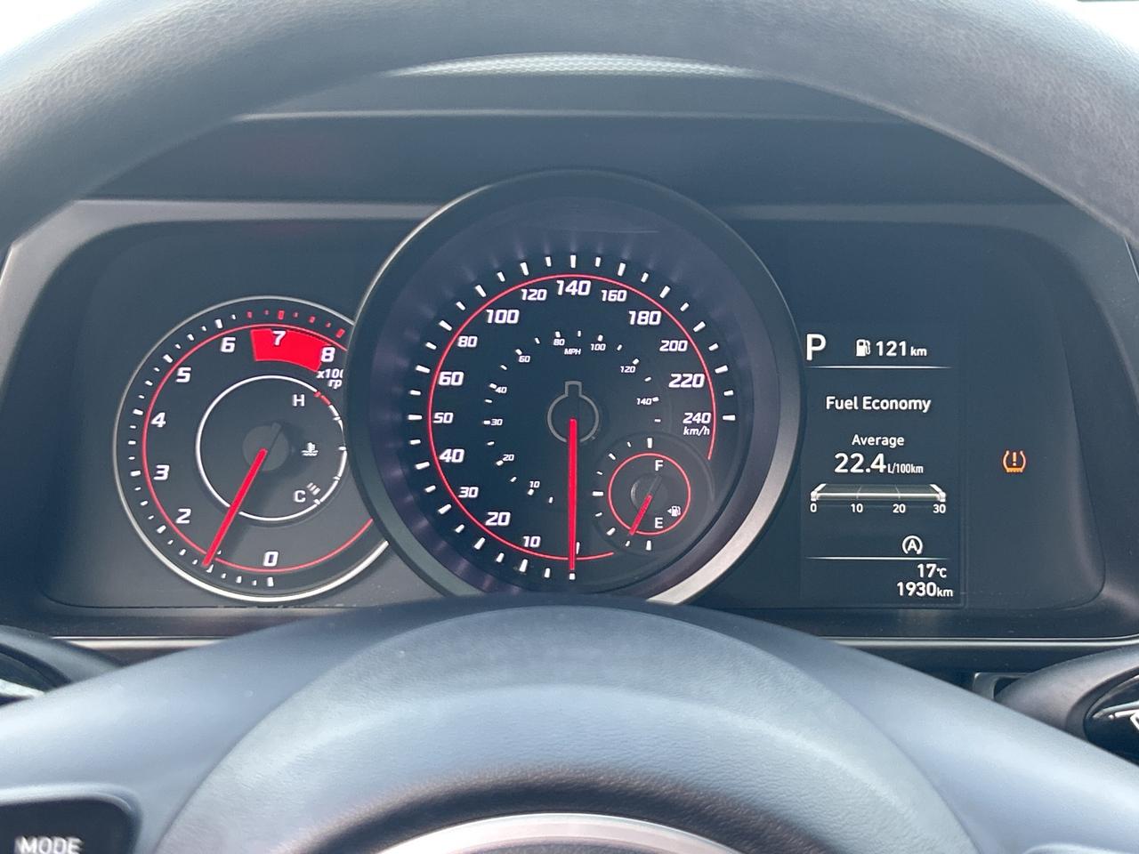 2023 Hyundai Elantra Essential   Low KM   Clean Carfax Photo