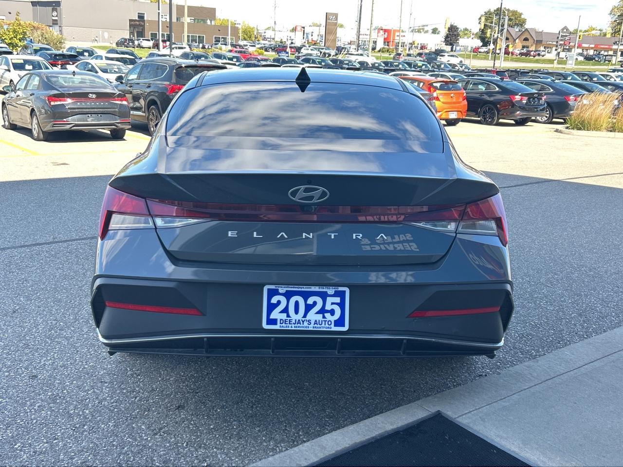 2025 Hyundai Elantra Preferred   NAV   Sunroof    Clean Carfax Photo3