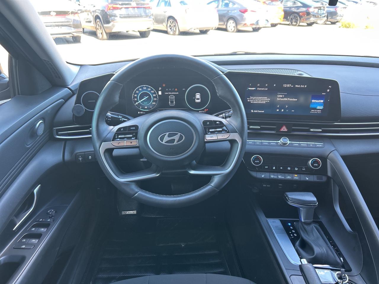 2025 Hyundai Elantra Preferred   NAV   Sunroof    Clean Carfax Photo