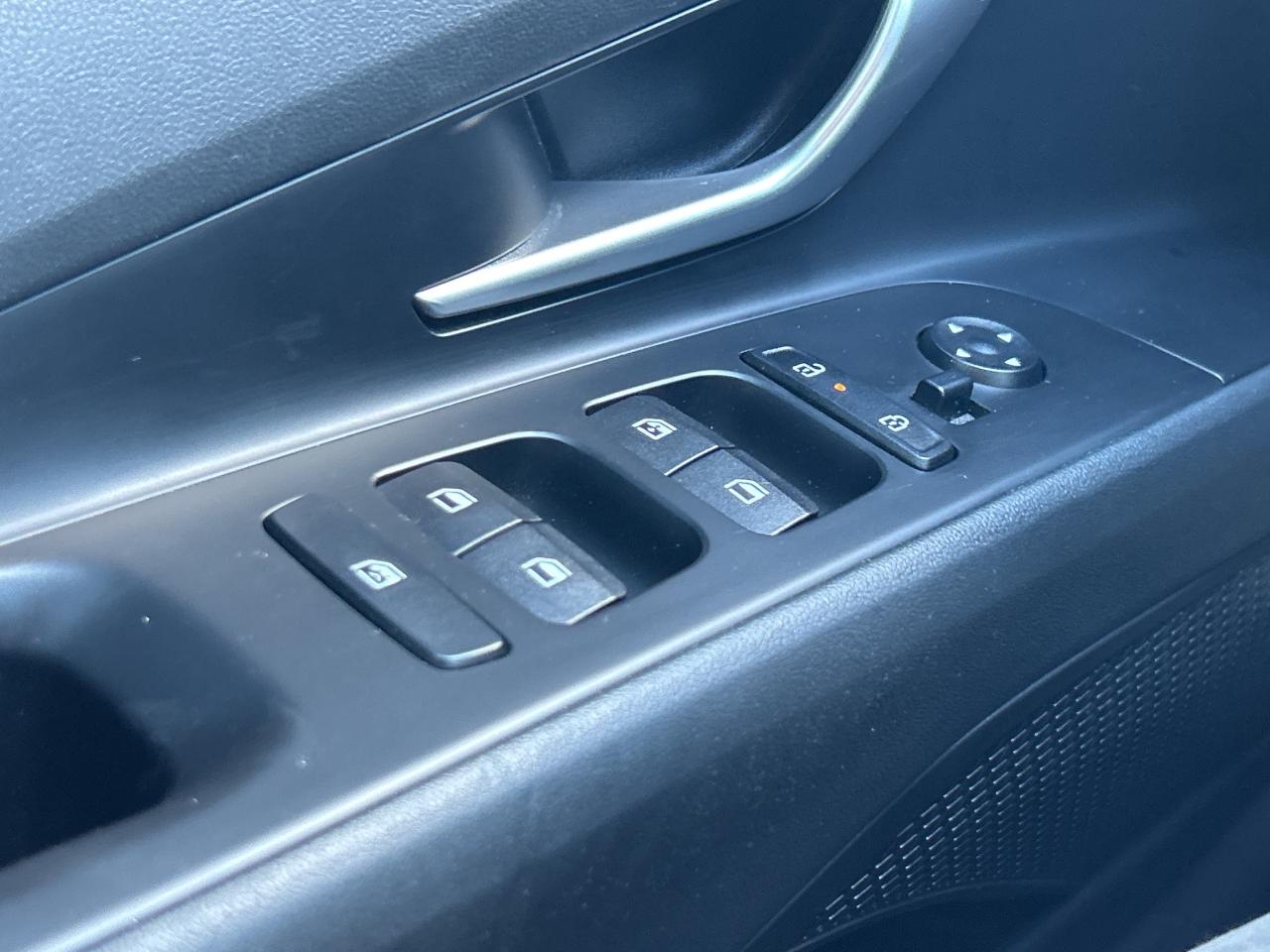 2025 Hyundai Elantra Preferred   NAV   Sunroof    Clean Carfax Photo