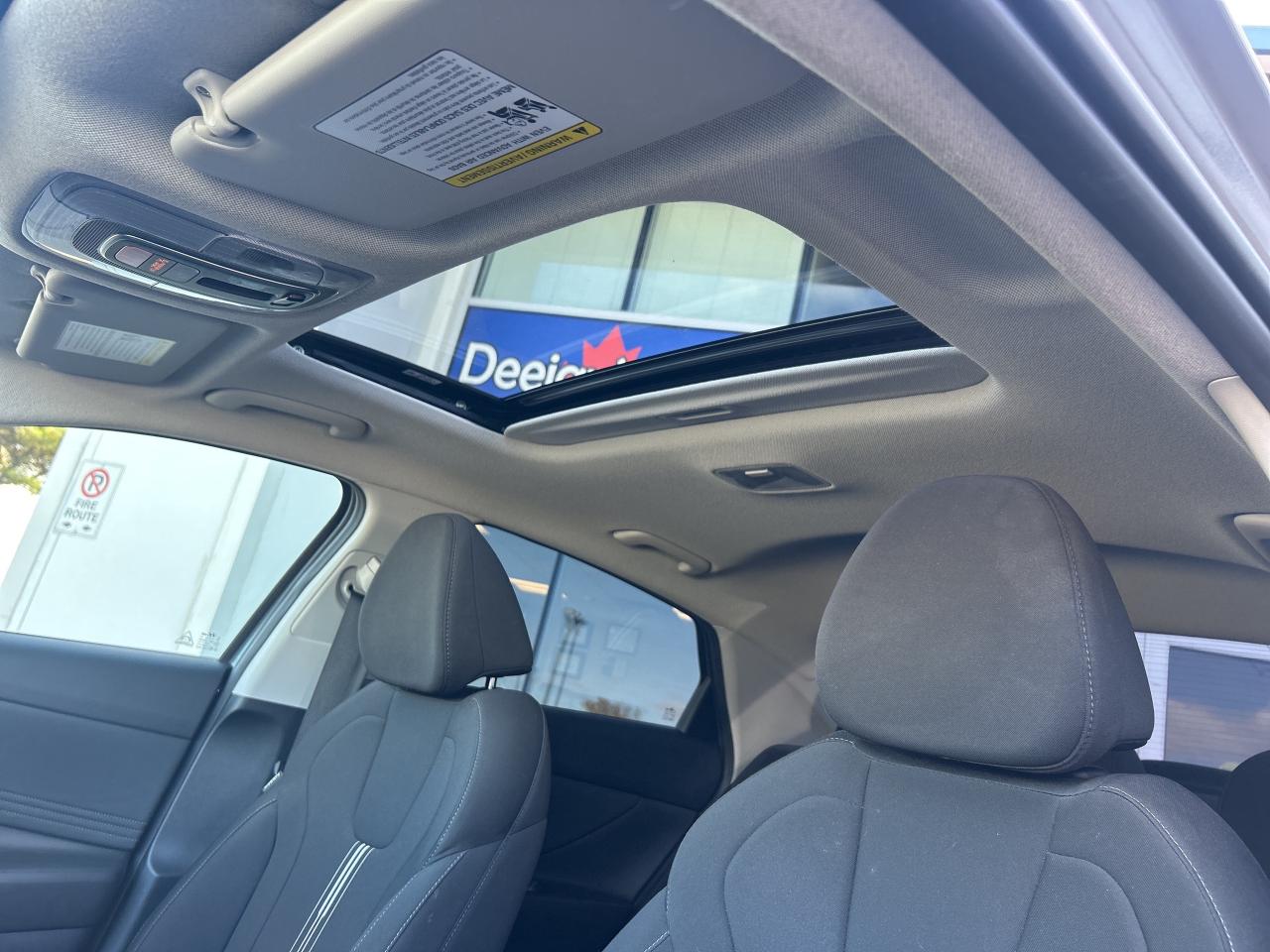 2025 Hyundai Elantra Preferred   NAV   Sunroof    Clean Carfax Photo