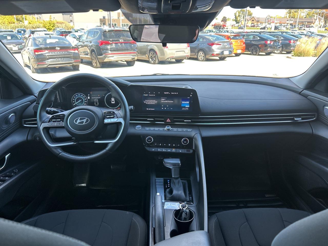 2025 Hyundai Elantra Preferred   NAV   Sunroof    Clean Carfax Photo