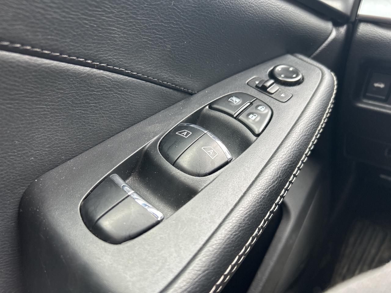 2023 Nissan Maxima SL   Leather   Dual Sunroof   Nav   Clean Carfax Photo