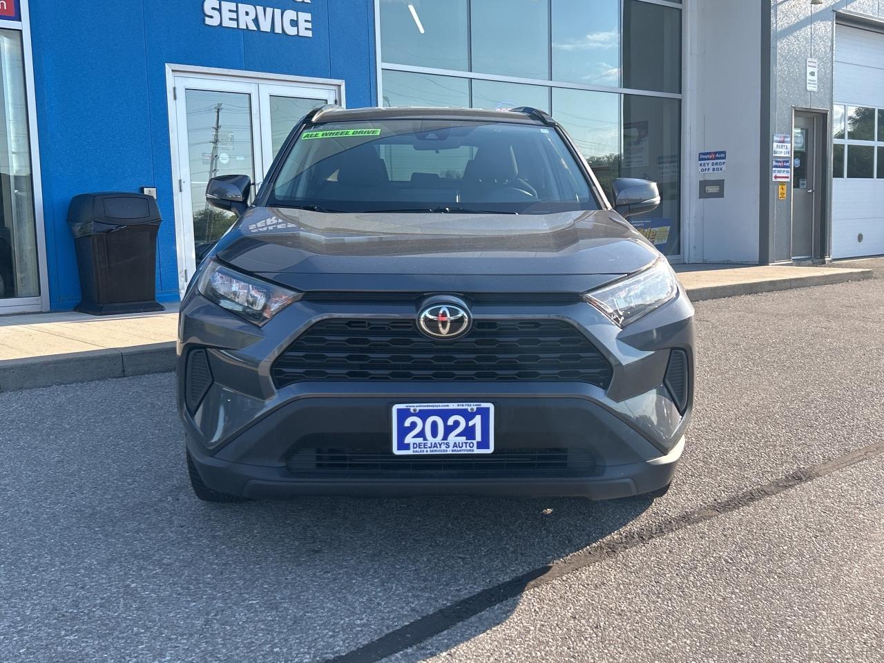 2021 Toyota RAV4 LE Photo