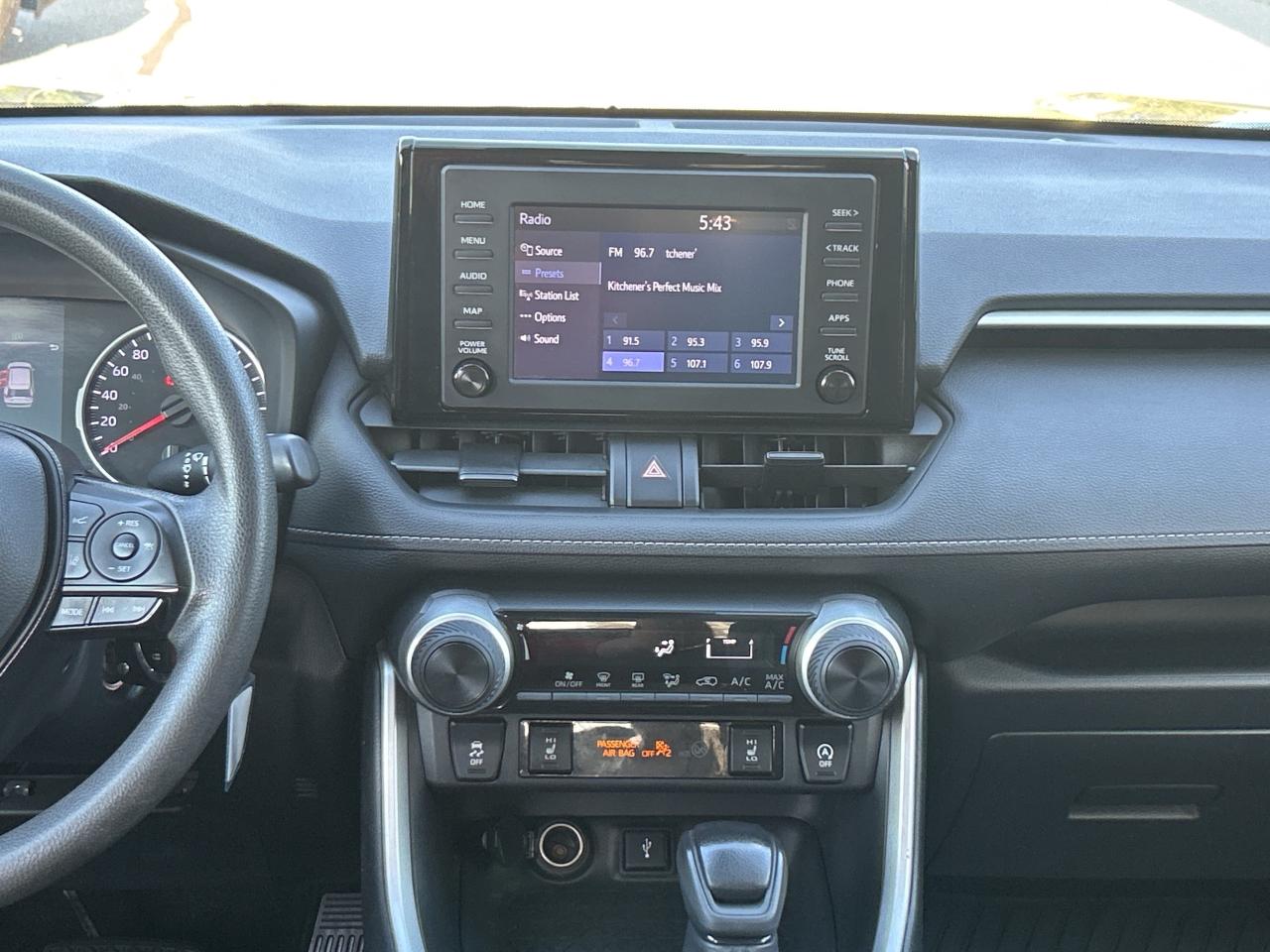 2021 Toyota RAV4 LE Photo