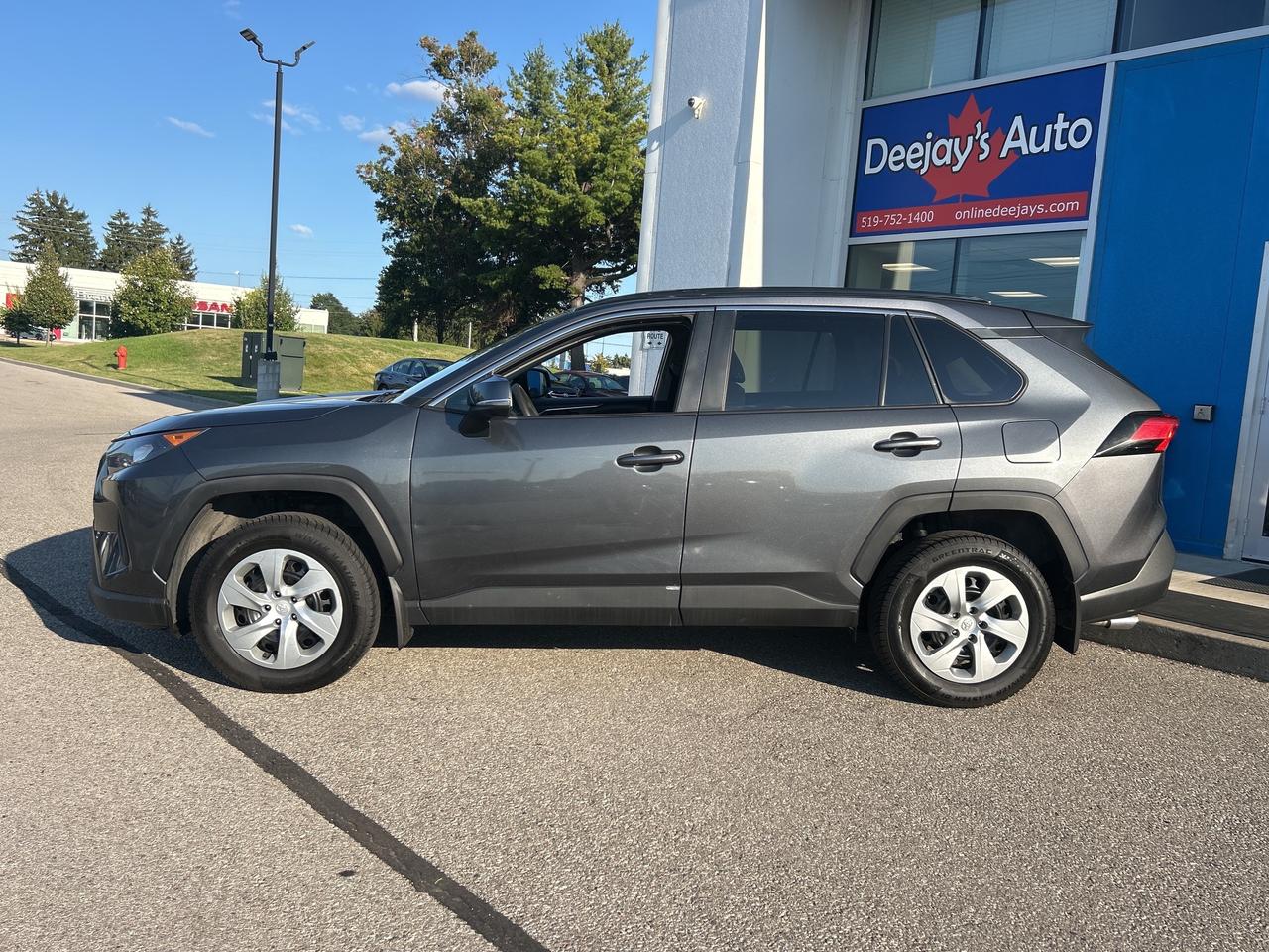 2021 Toyota RAV4 LE Photo