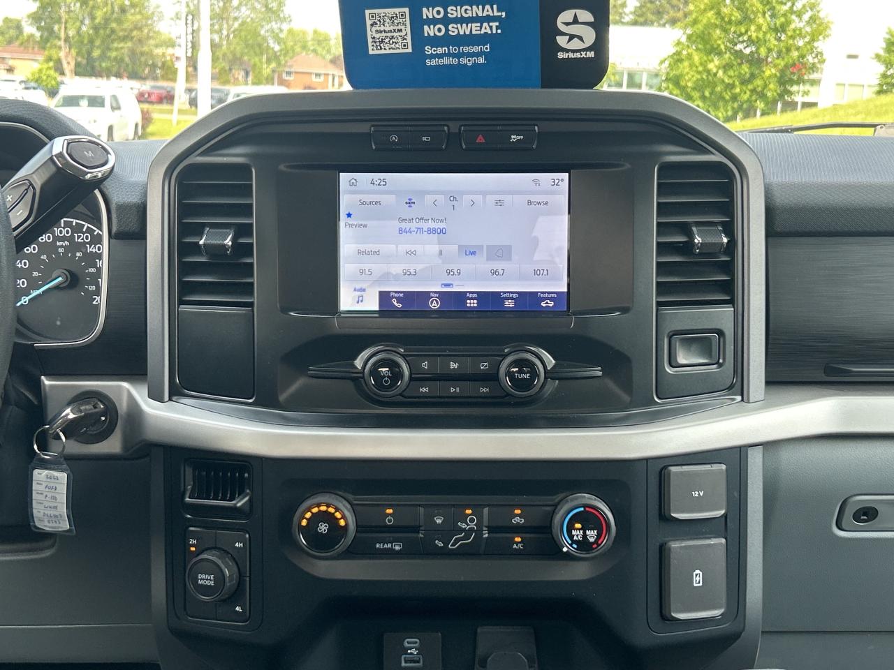 2022 Ford F-150 XLT SuperCrew 5.5' Box   NAV   Clean Carfax Photo