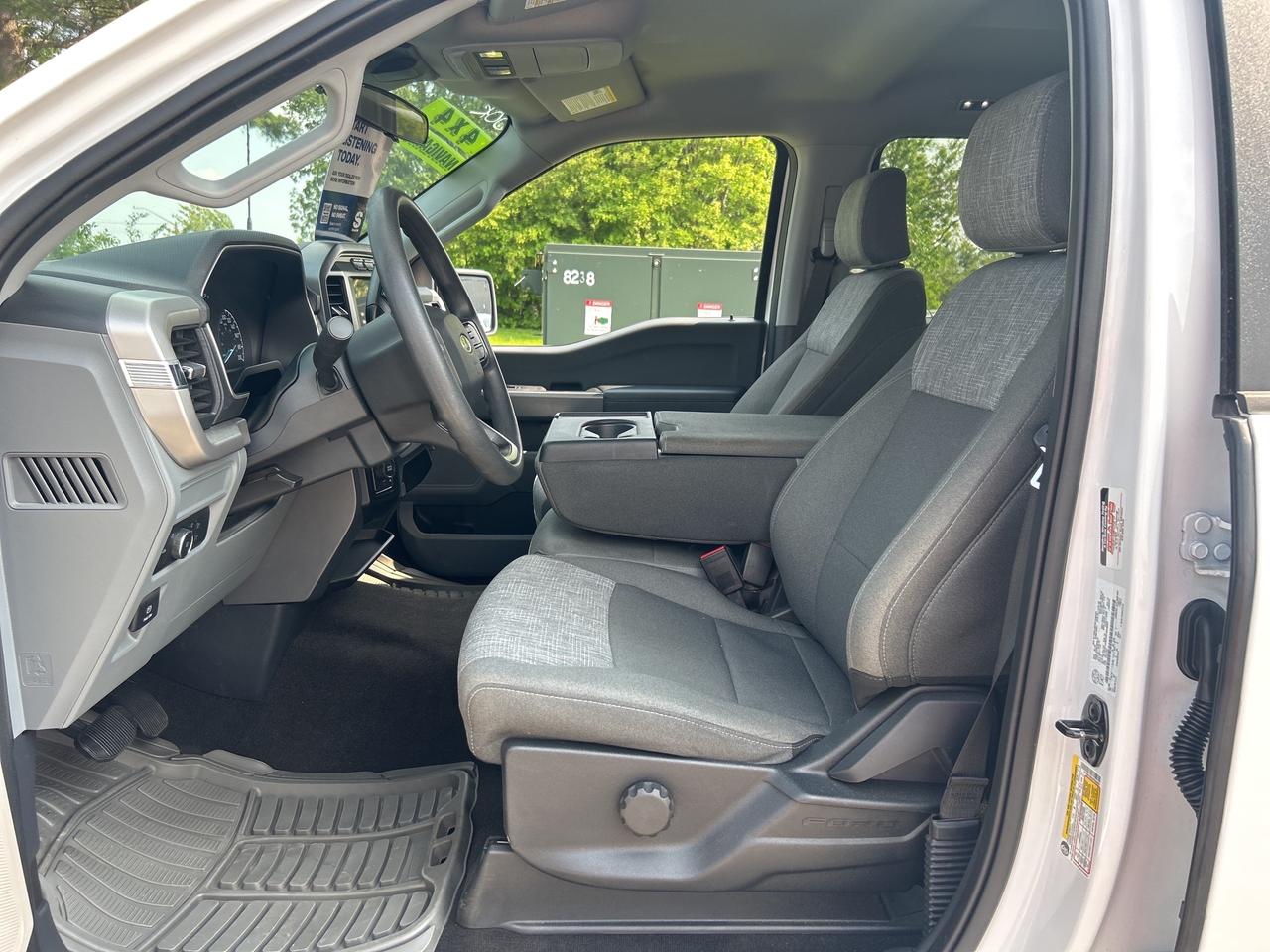 2022 Ford F-150 XLT SuperCrew 5.5' Box   NAV   Clean Carfax Photo