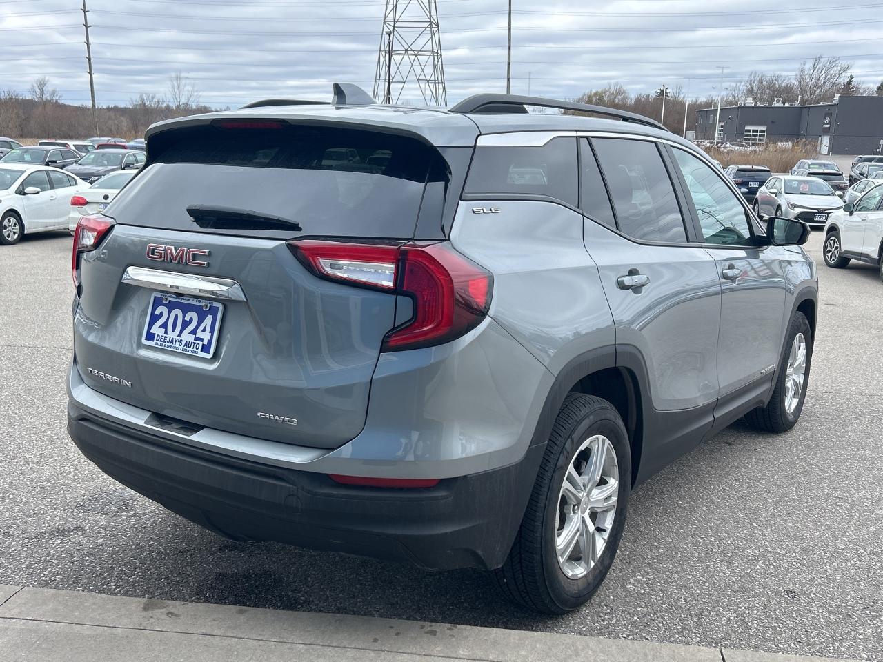 2024 GMC Terrain Low KM   Clean Carfax Photo3