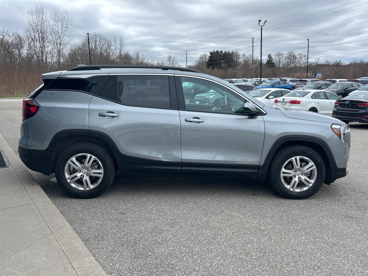 2024 GMC Terrain Low KM   Clean Carfax Photo2