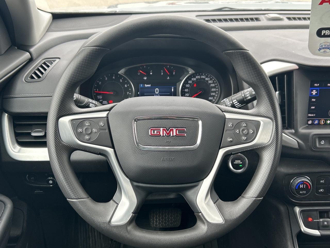 2024 GMC Terrain Low KM   Clean Carfax Photo