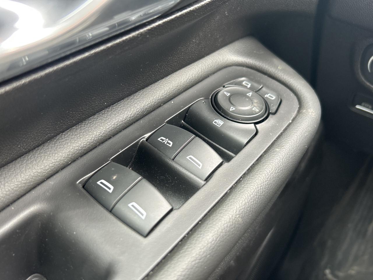 2024 GMC Terrain Low KM   Clean Carfax Photo