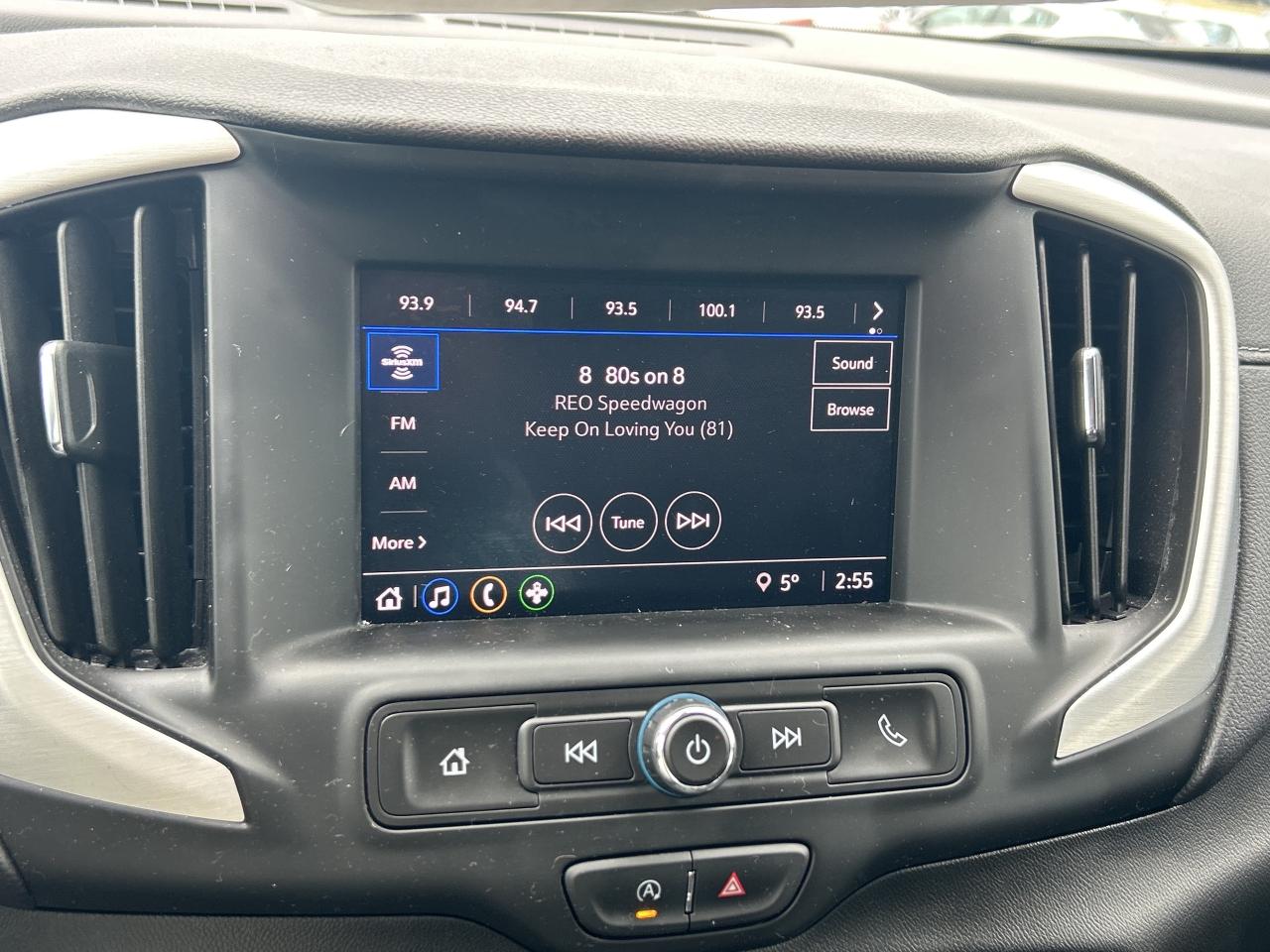 2024 GMC Terrain Low KM   Clean Carfax Photo