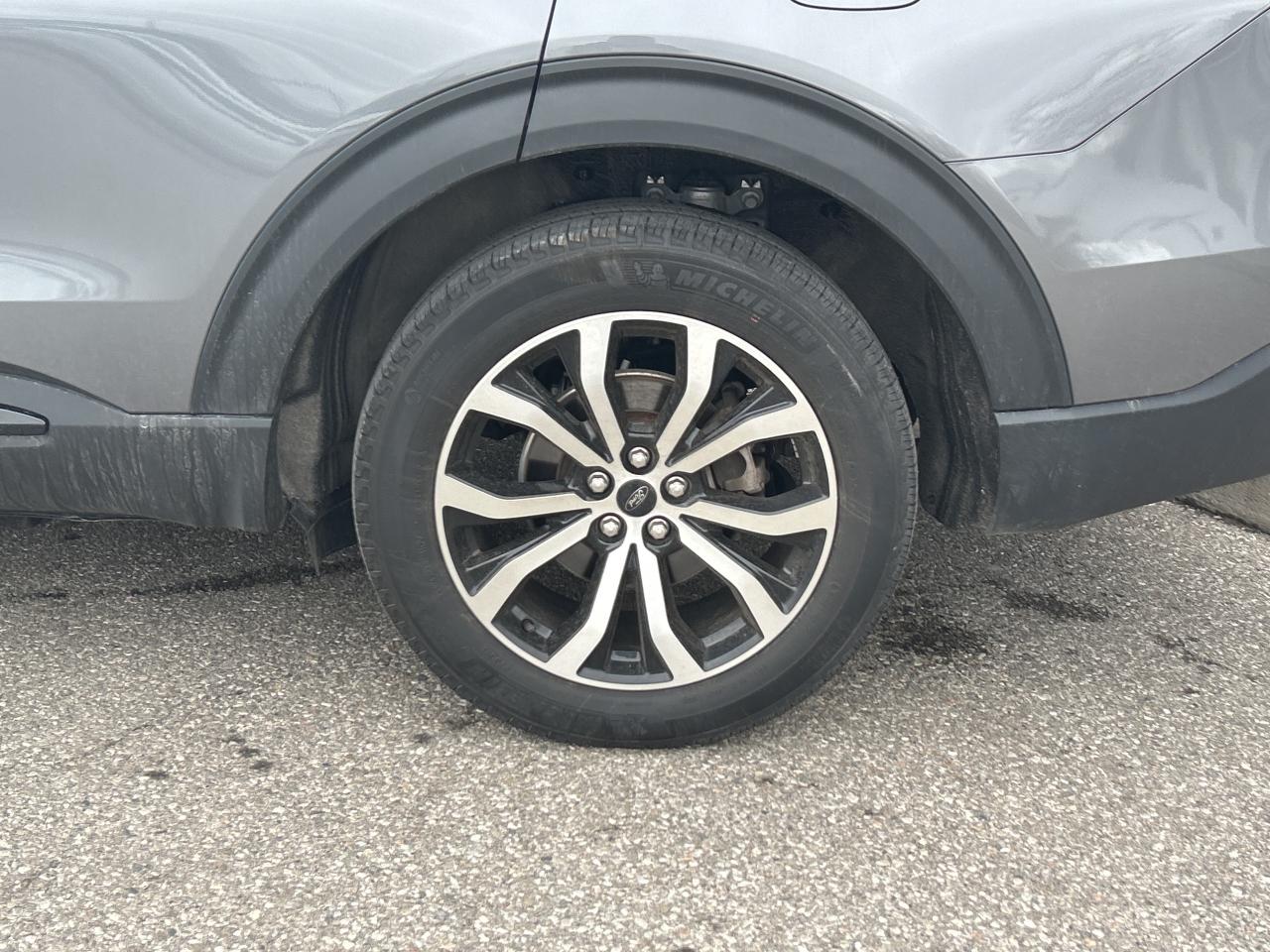 2022 Ford Explorer ST-Line   6 Pass   Loaded   Clean Carfax Photo