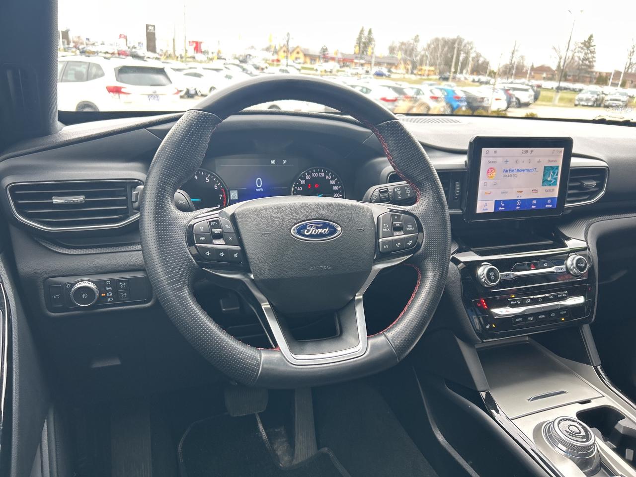 2022 Ford Explorer ST-Line   6 Pass   Loaded   Clean Carfax Photo