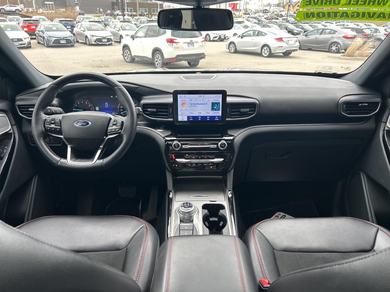 2022 Ford Explorer ST-Line   6 Pass   Loaded   Clean Carfax Photo