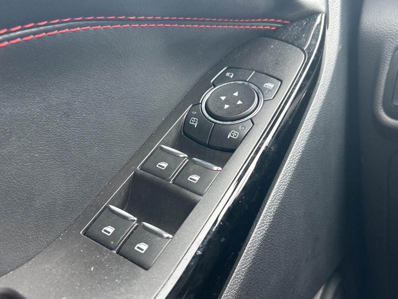 2022 Ford Explorer ST-Line   6 Pass   Loaded   Clean Carfax Photo