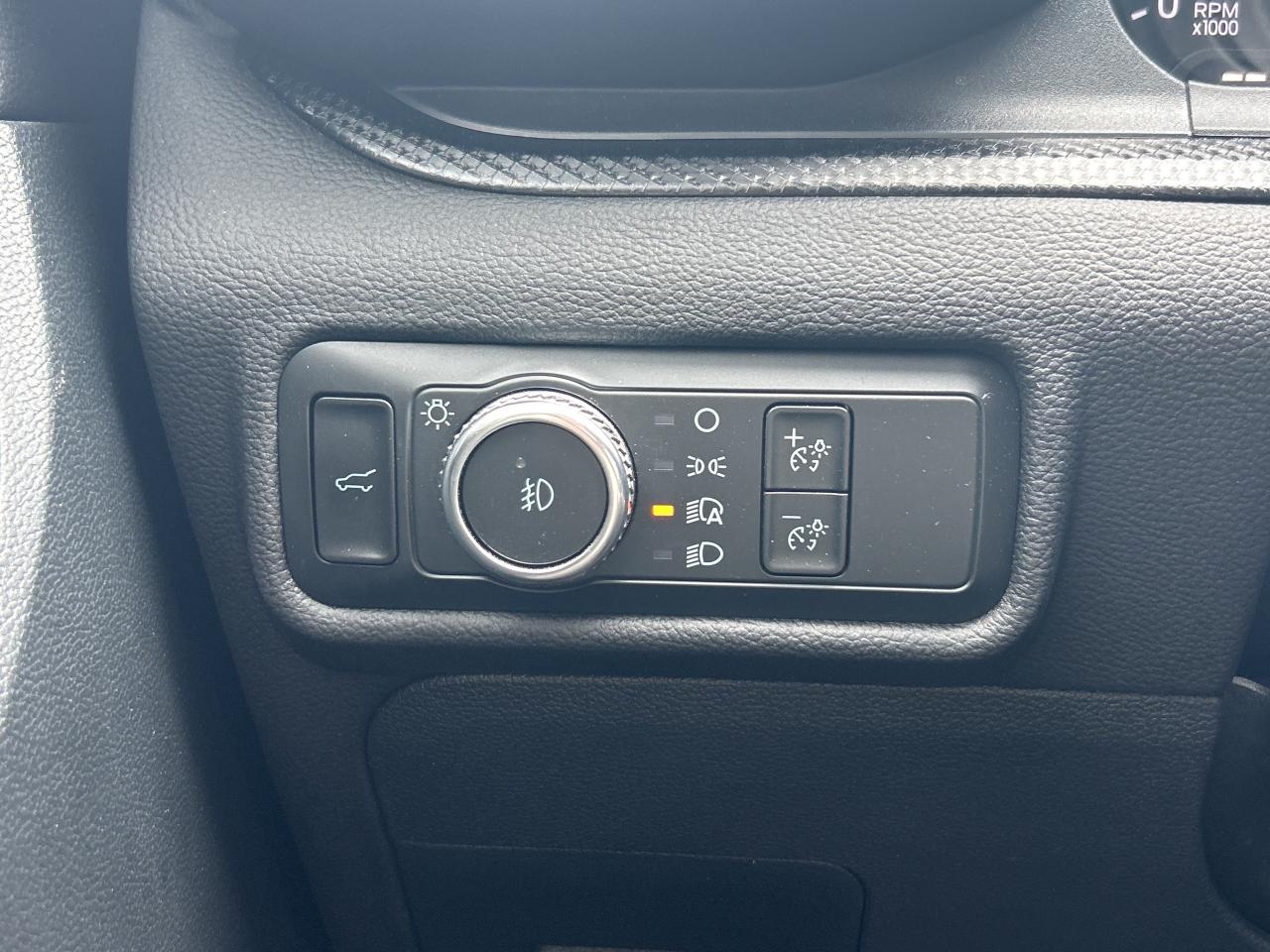 2022 Ford Explorer ST-Line   6 Pass   Loaded   Clean Carfax Photo