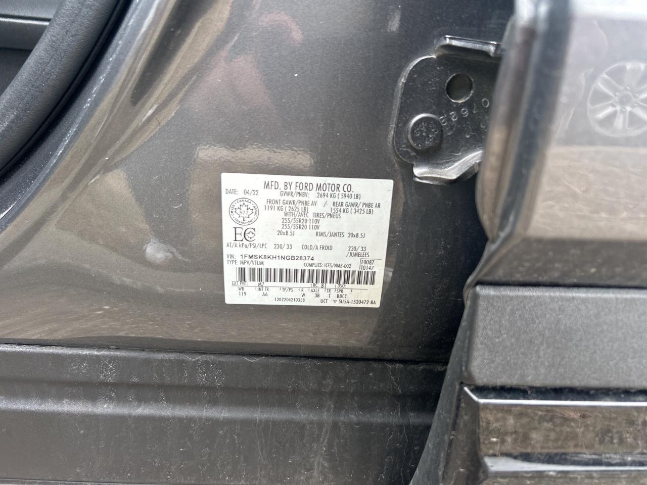 2022 Ford Explorer ST-Line   6 Pass   Loaded   Clean Carfax Photo