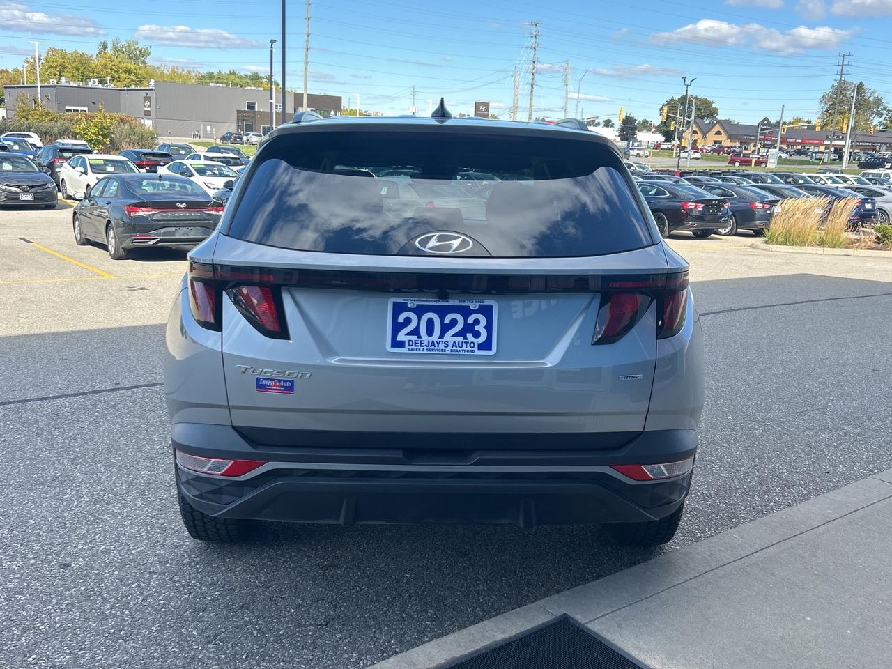 2023 Hyundai Tucson Preferred   Factory Warranty   Clean Carfax Photo3