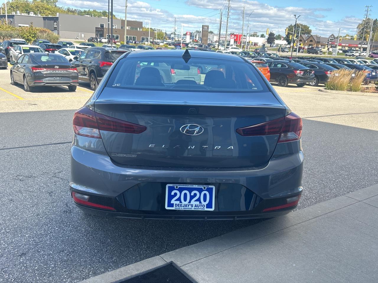 2020 Hyundai Elantra Preferred Photo3
