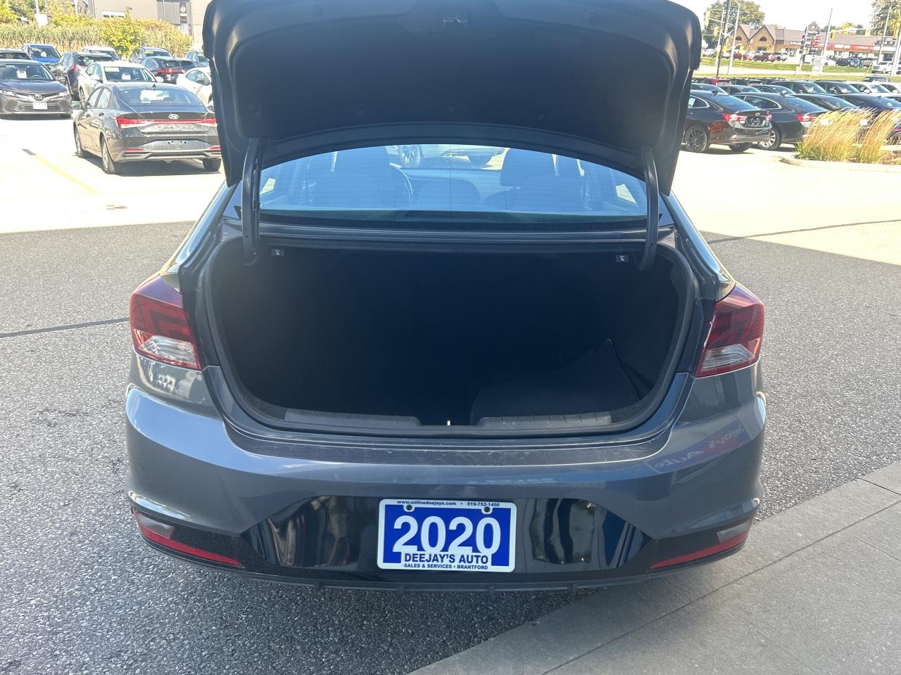 2020 Hyundai Elantra Preferred Photo