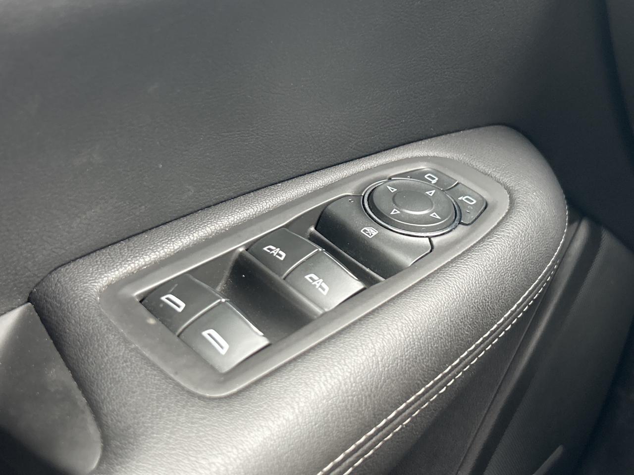 2021 Cadillac XT5 Luxury   Low KM   Clean Carfax Photo