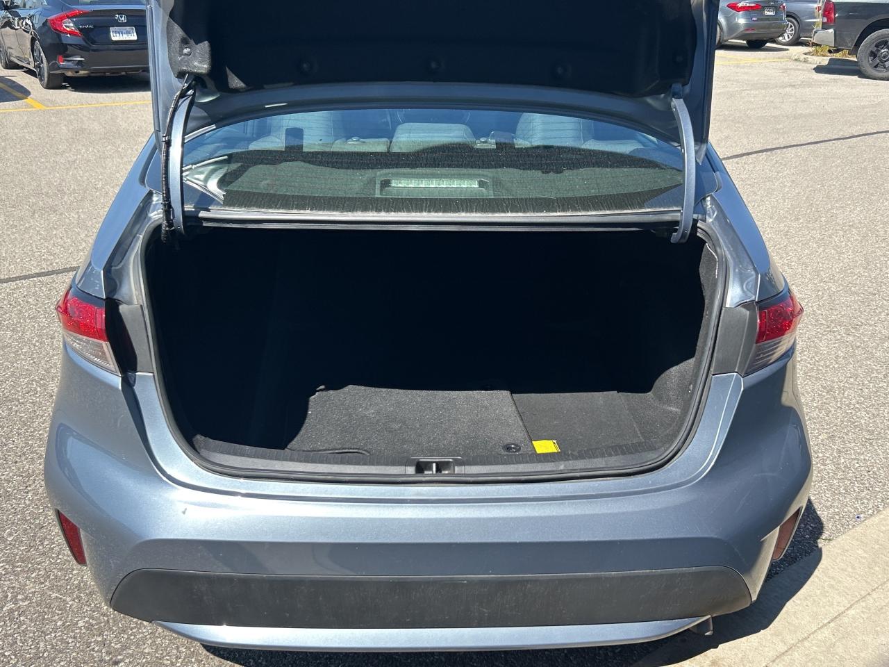 2021 Toyota Corolla LE CVT   Clean Carfax Photo4