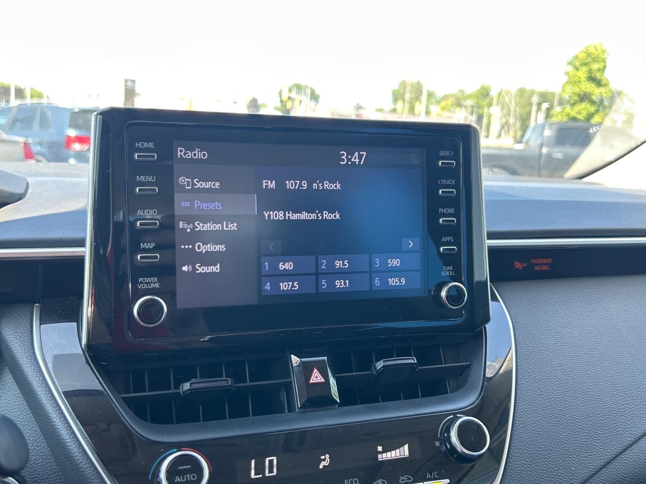 2021 Toyota Corolla LE CVT   Clean Carfax Photo