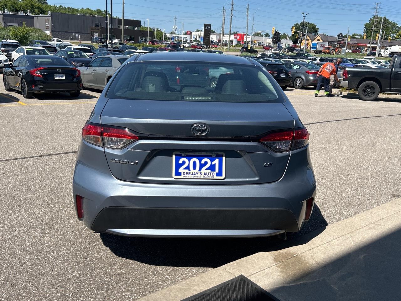 2021 Toyota Corolla LE CVT   Clean Carfax Photo