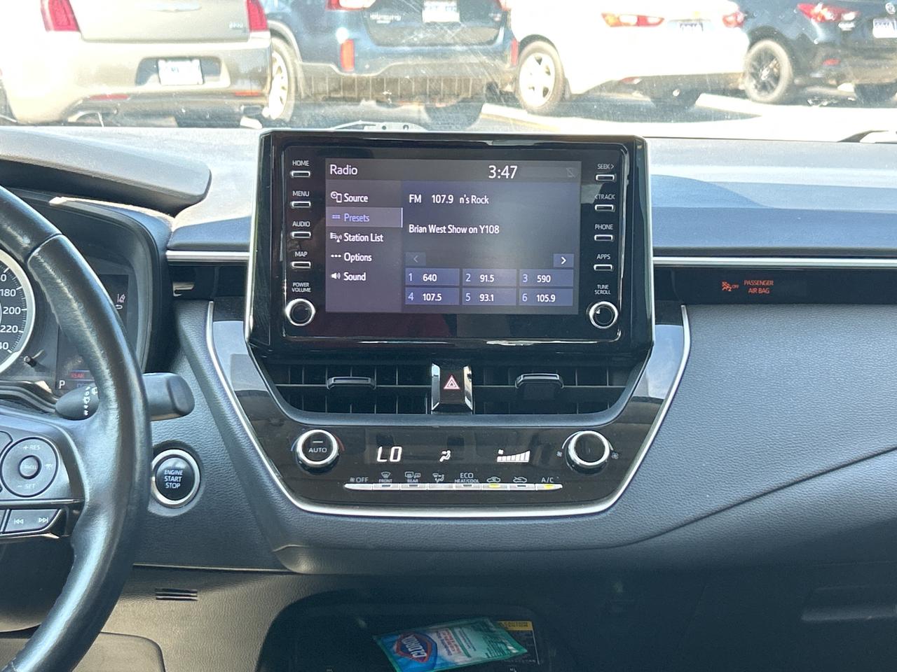 2021 Toyota Corolla LE CVT   Clean Carfax Photo