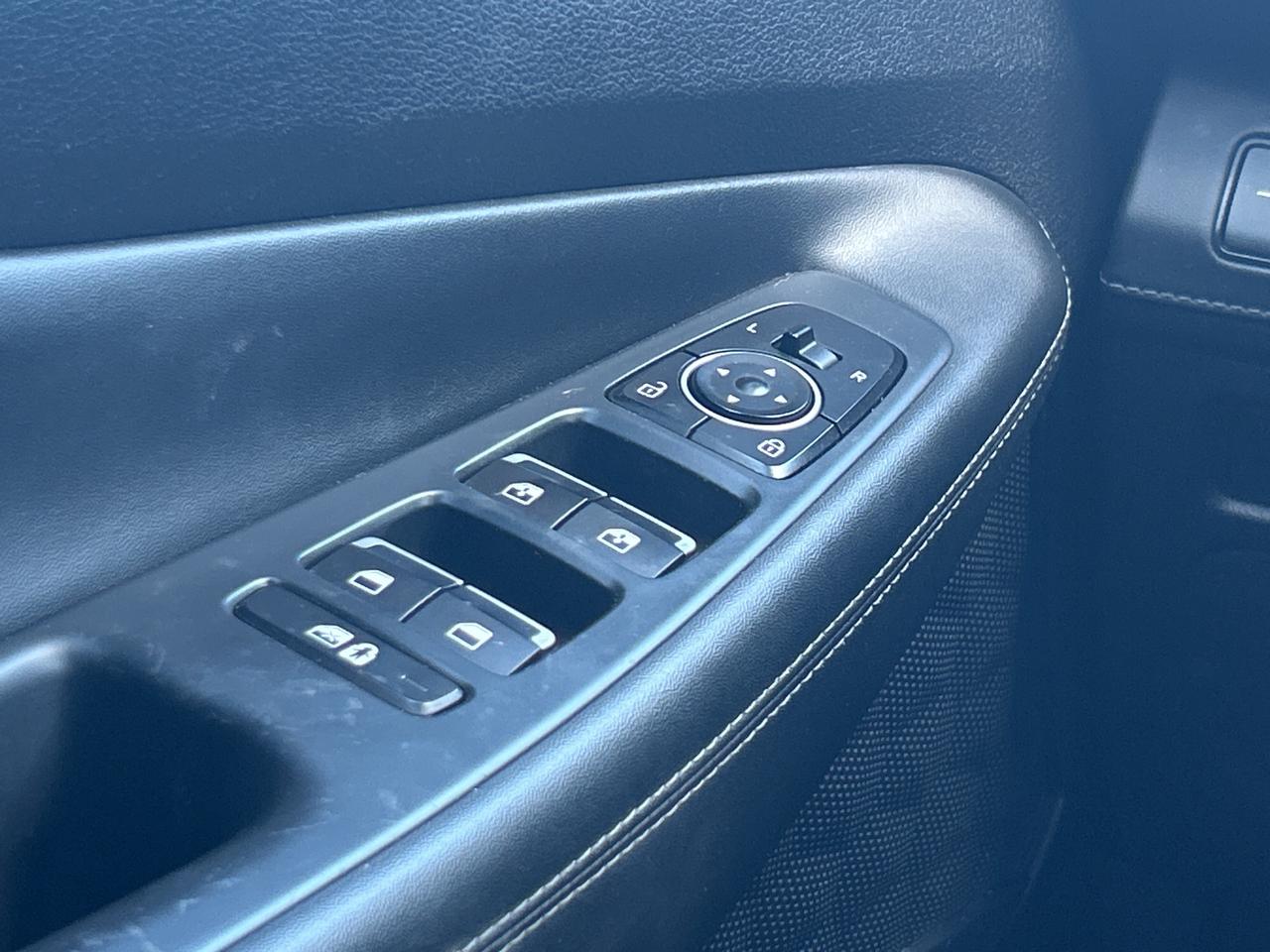 2022 Hyundai Santa Fe Preferred   Pano Roof   Leather   Clean Carfax Photo