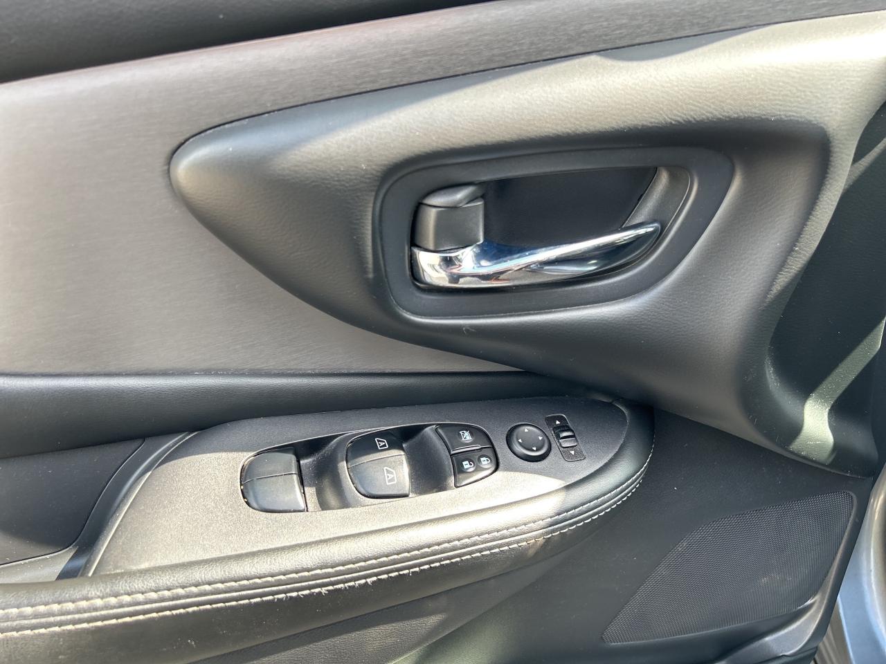 2019 Nissan Murano SV   Nav   Panoramic Roof   Clean Carfax Photo