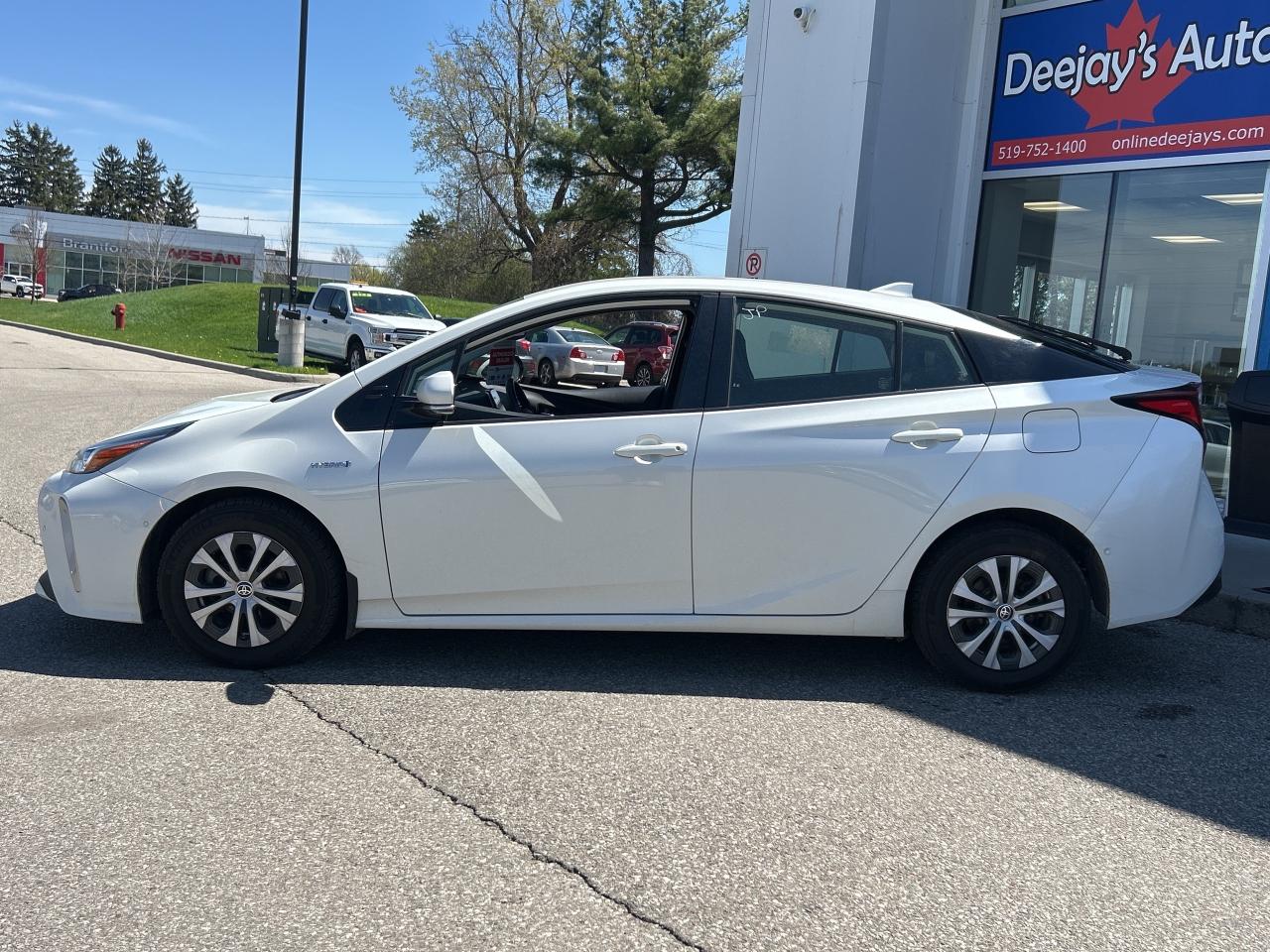 2020 Toyota Prius E Hybrid   Nav   Clean Carfax  , AWD Photo