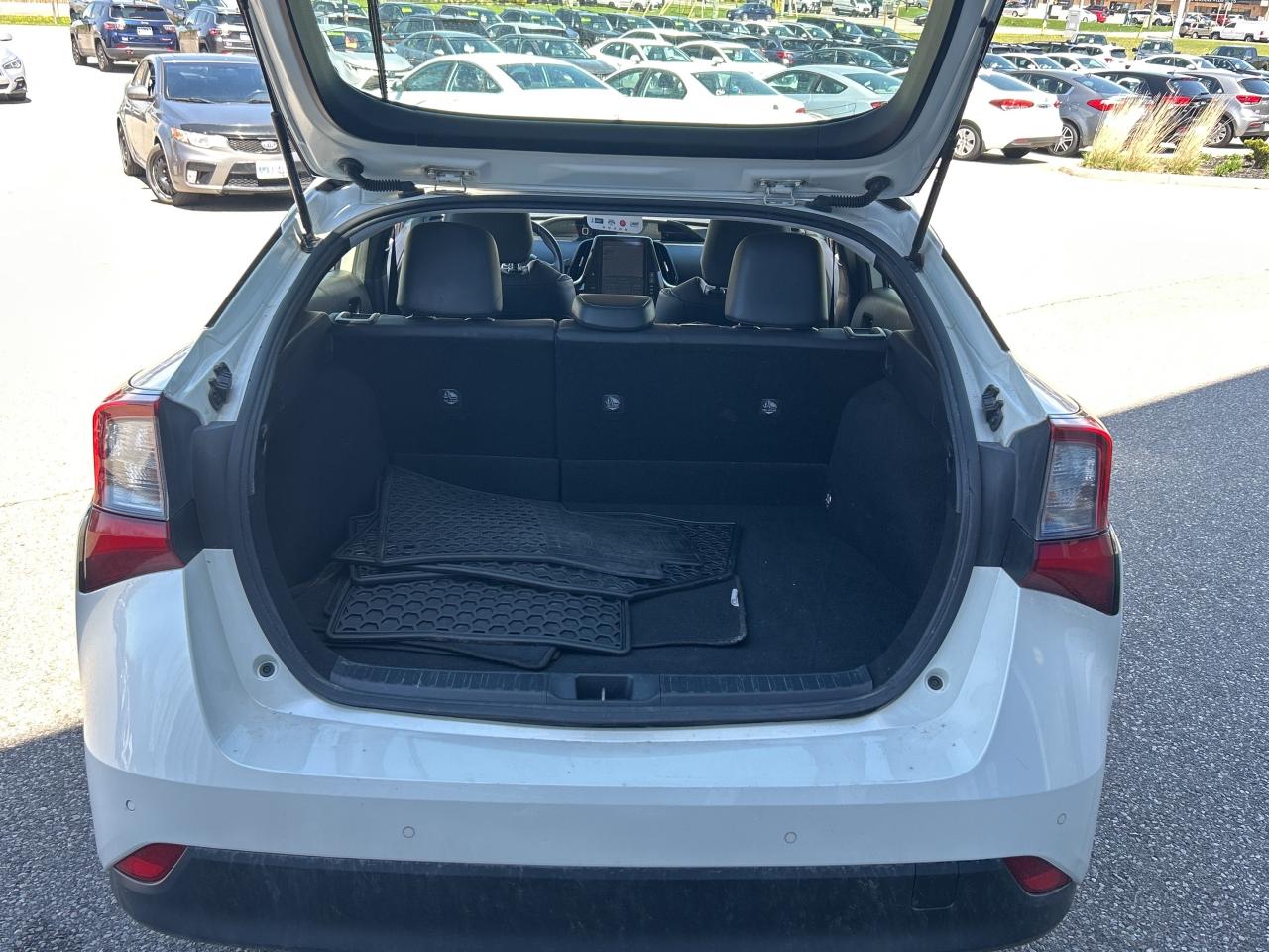 2020 Toyota Prius E Hybrid   Nav   Clean Carfax  , AWD Photo