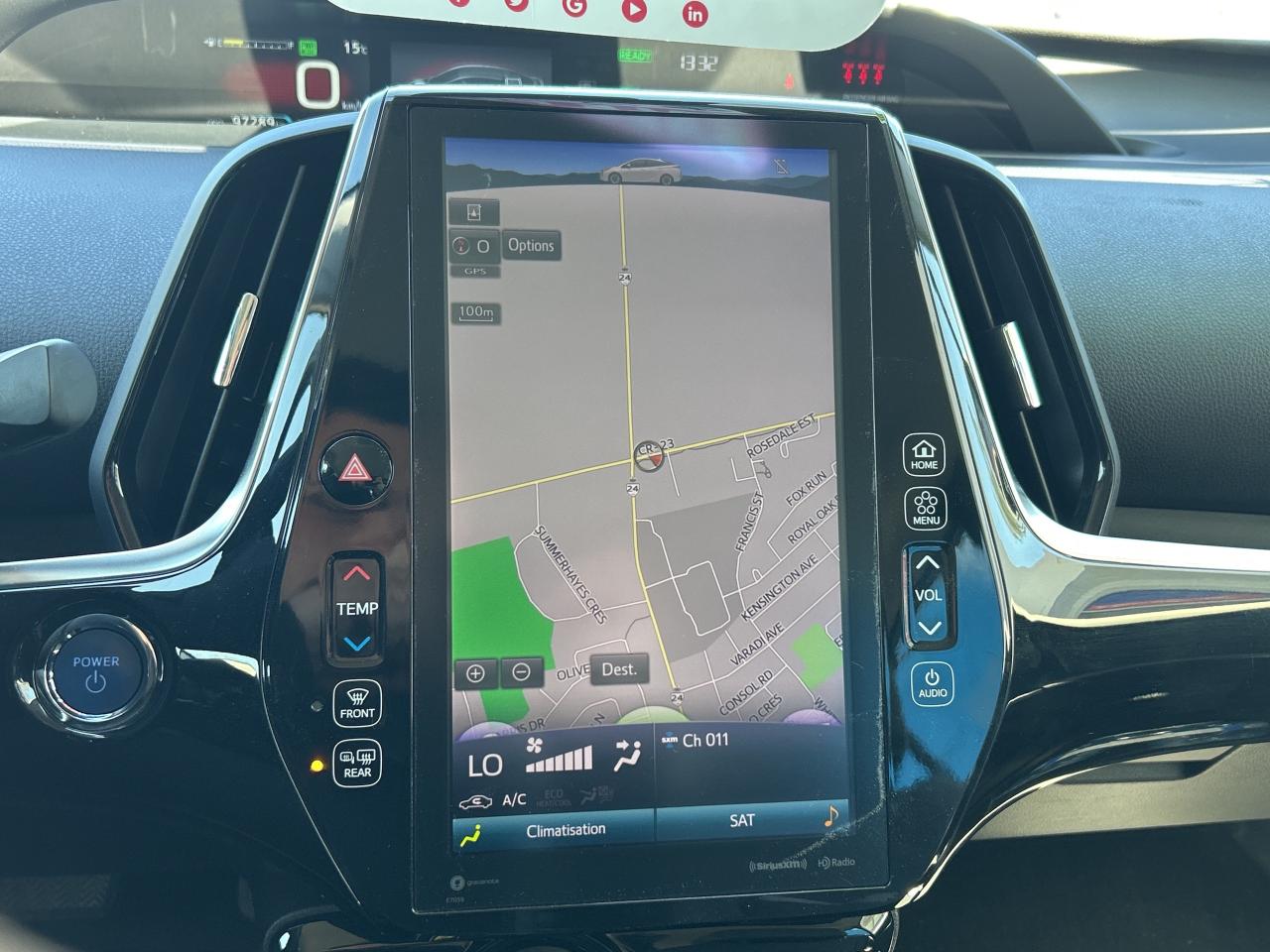 2020 Toyota Prius E Hybrid   Nav   Clean Carfax  , AWD Photo