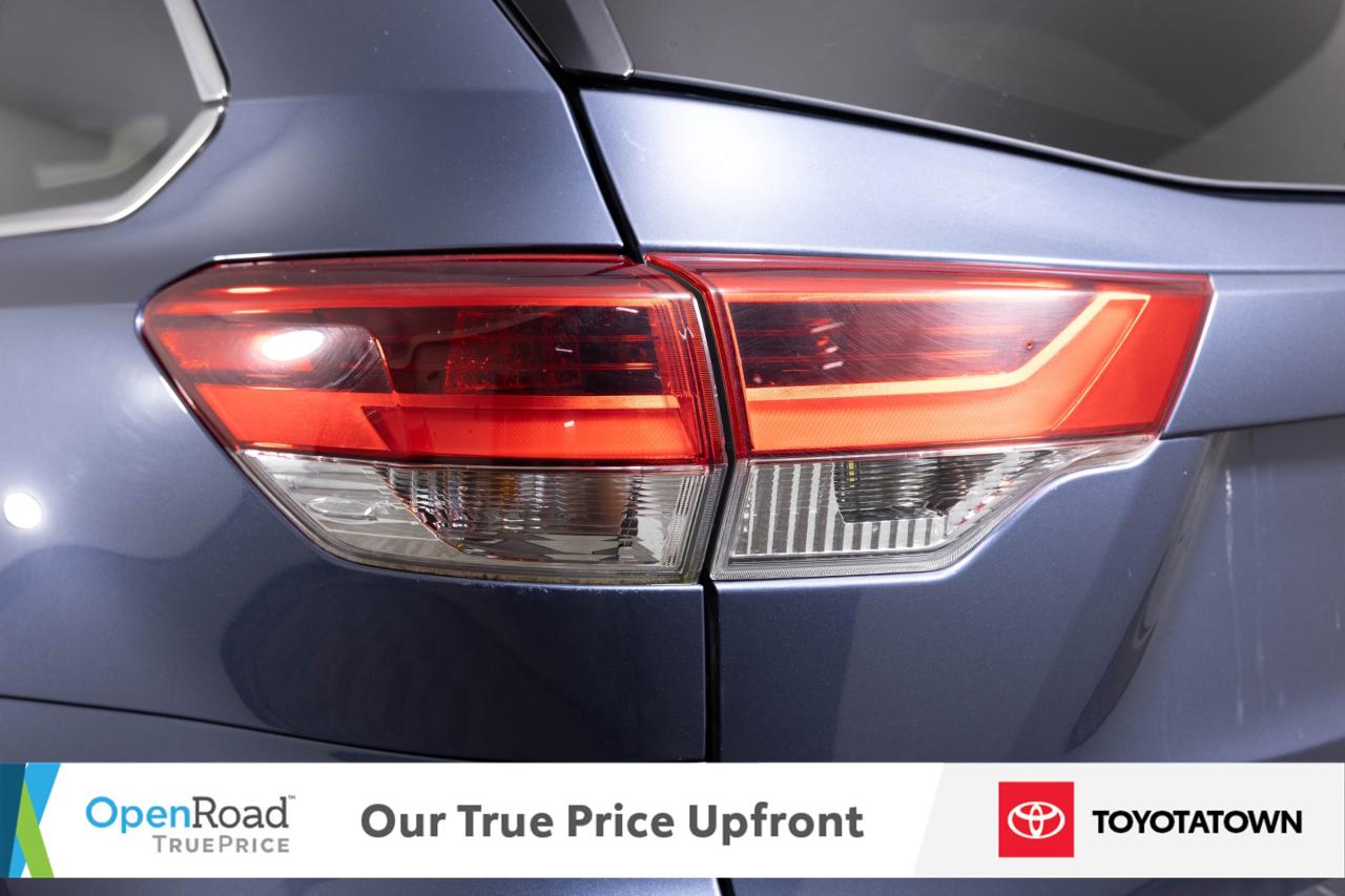 2018 Toyota Highlander XLE! LOADED! ACCIDENT FREE! Photo