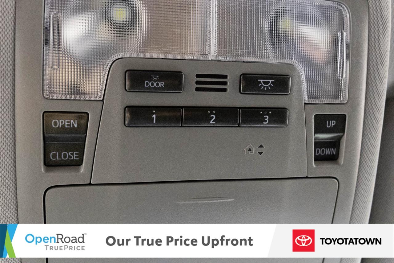 2018 Toyota Highlander XLE! LOADED! ACCIDENT FREE! Photo