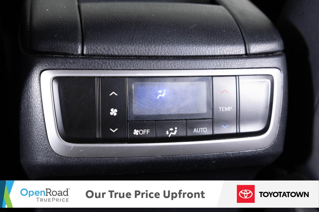 2018 Toyota Highlander XLE! LOADED! ACCIDENT FREE! Photo