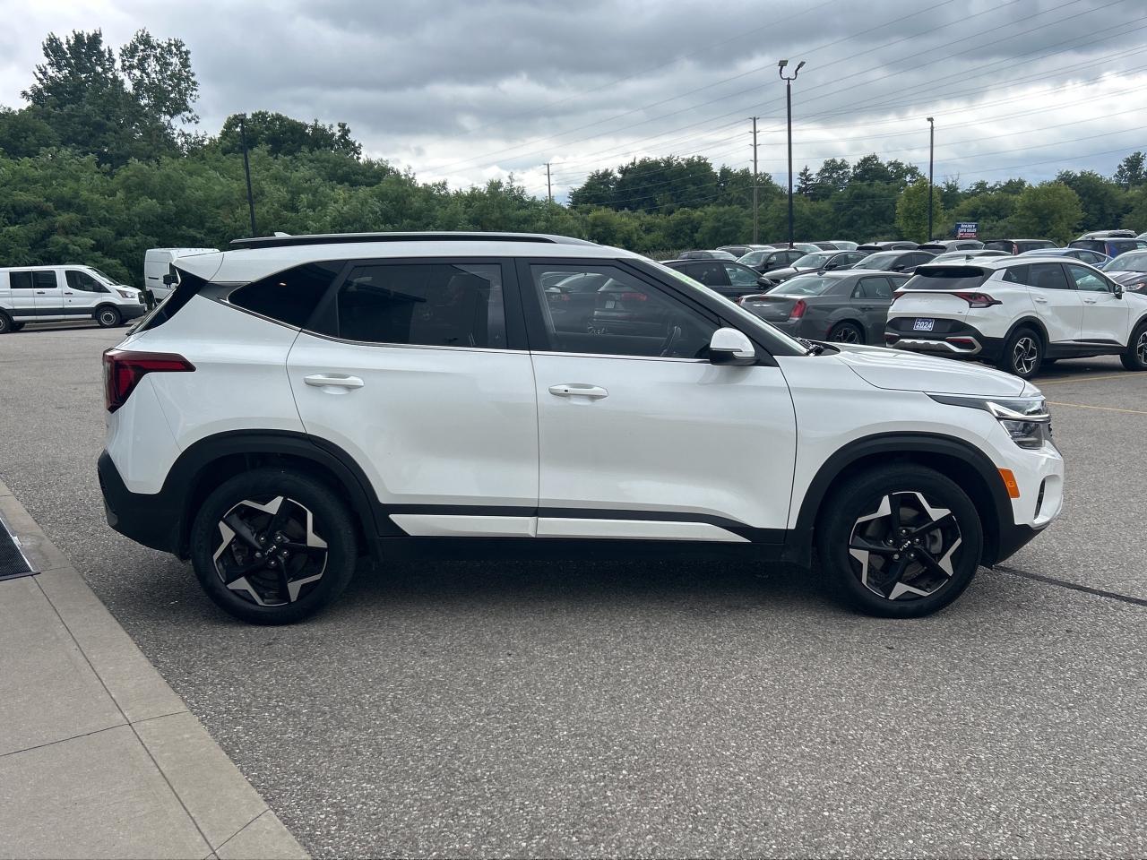 2024 Kia Seltos EX   CarPlay + Android Auto Photo