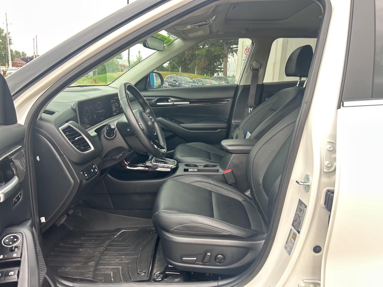 2024 Kia Seltos EX   CarPlay + Android Auto Photo