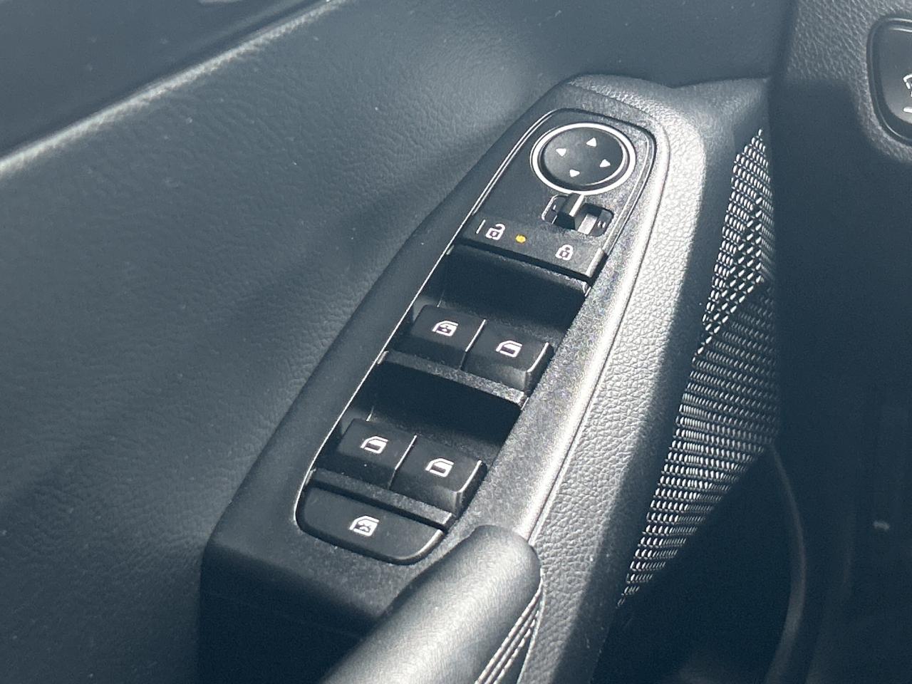 2024 Kia Seltos EX   CarPlay + Android Auto Photo