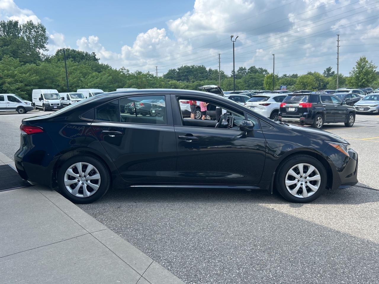 2020 Toyota Corolla LE CVT Photo