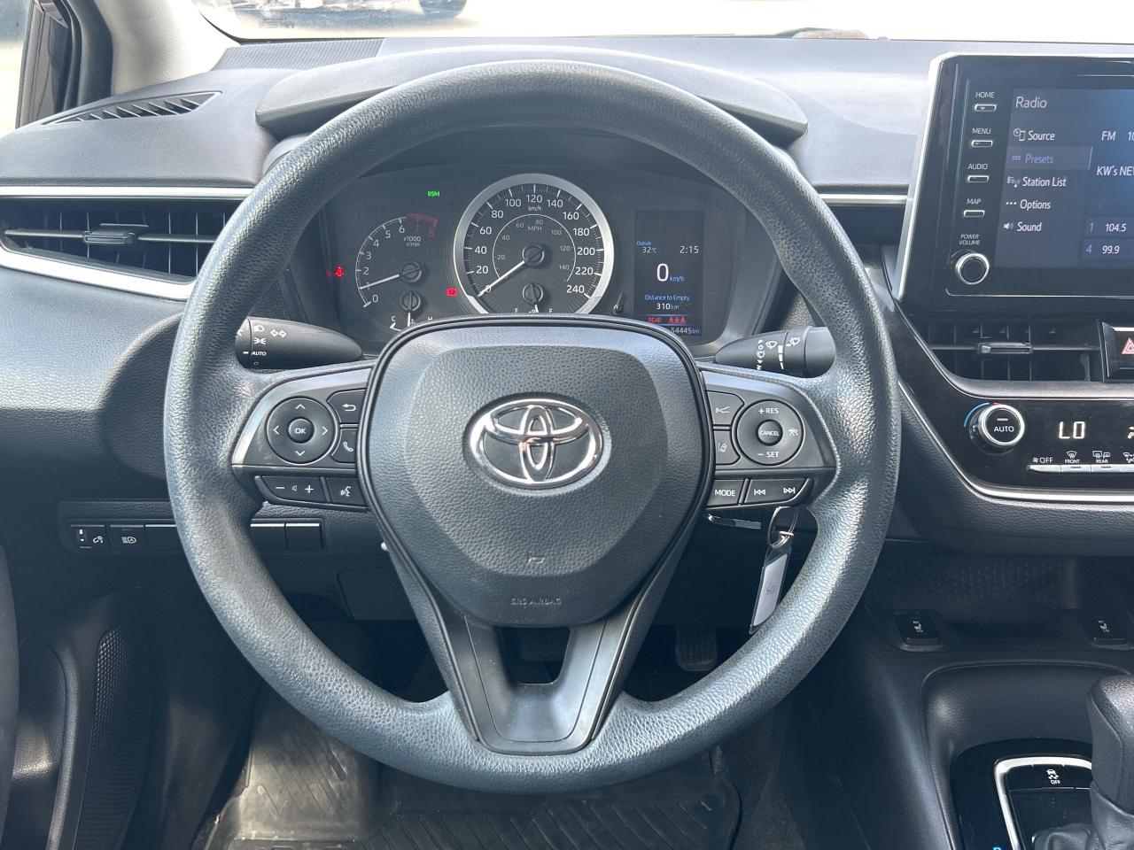 2020 Toyota Corolla LE CVT   low KM Photo