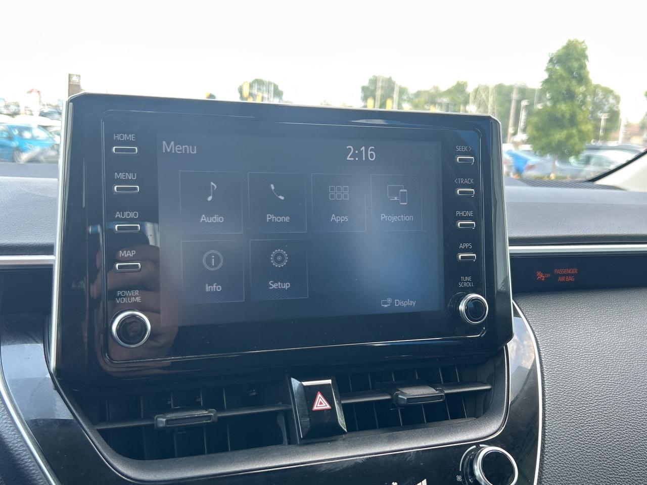 2020 Toyota Corolla LE CVT   low KM Photo